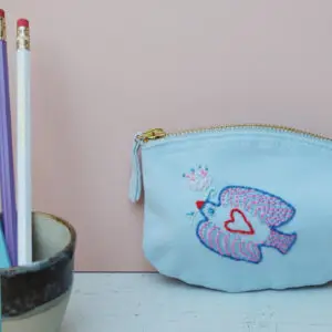 Mäppchen mit handgesticktem Vogelmotiv